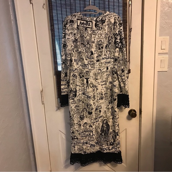 Dolce & Gabbana Monochrome Dress with Crocheted Details - Picture 6 of 6